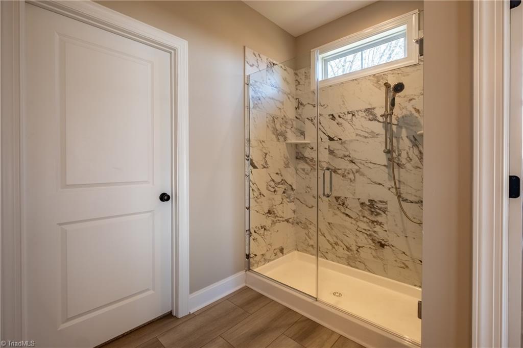 property viewer photo 24
