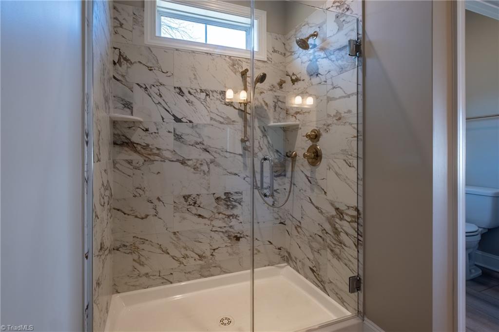 property viewer photo 25