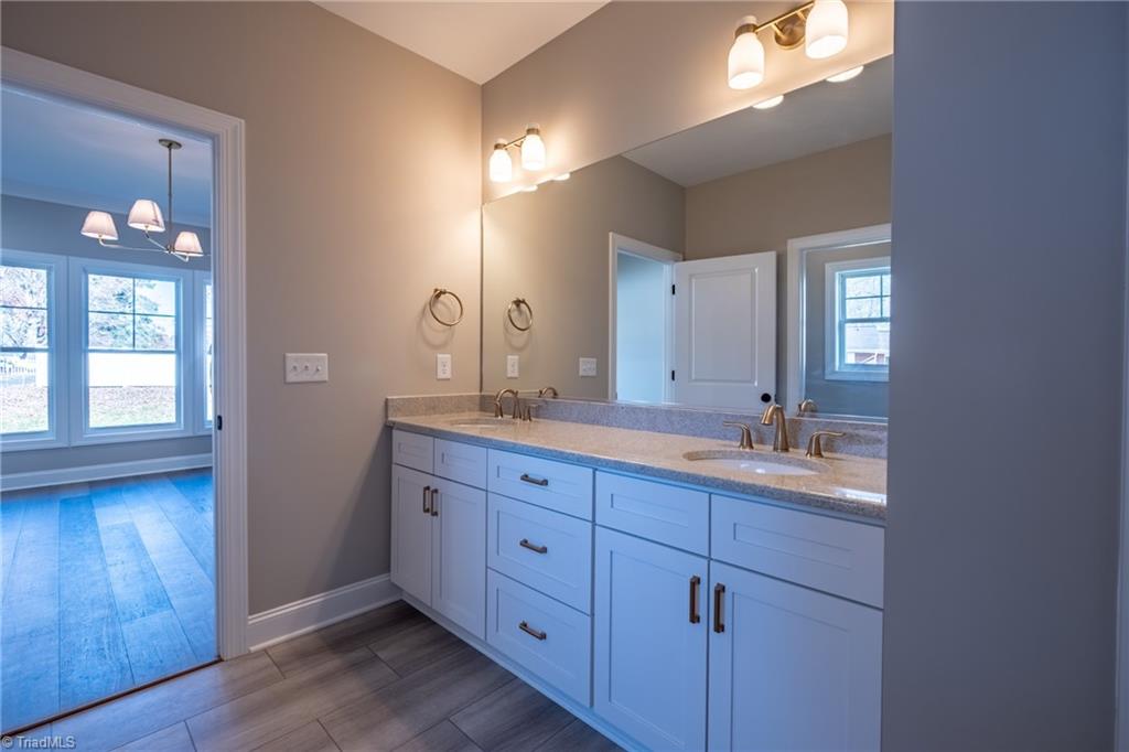 property viewer photo 26