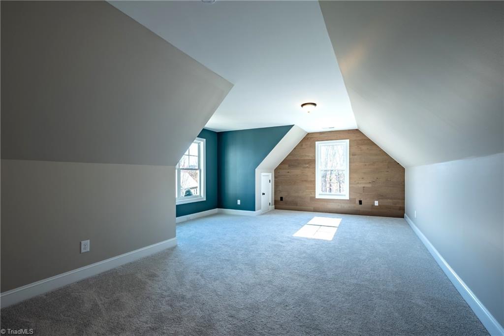 property viewer photo 30