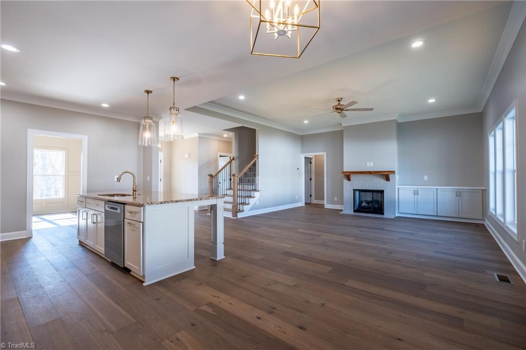 property viewer photo 9