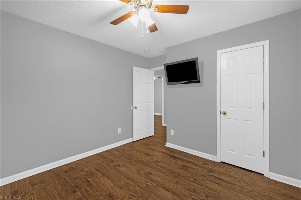 property viewer photo 16