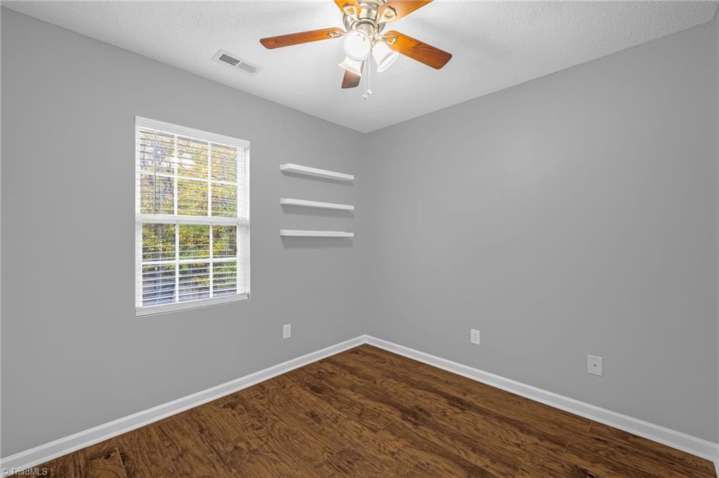 property viewer photo 18