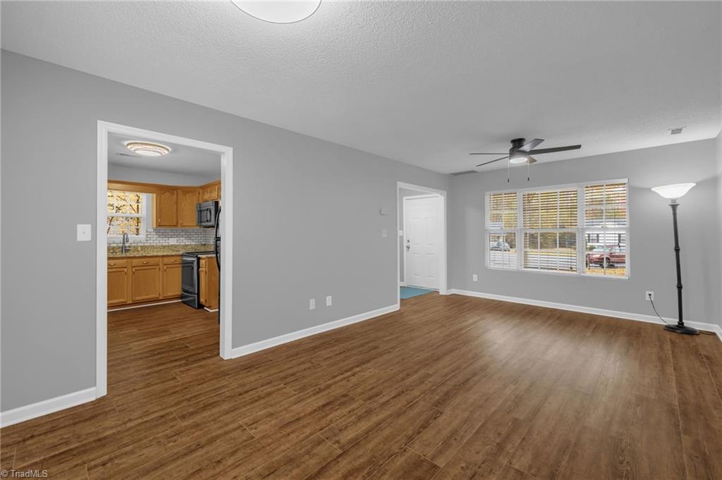 property viewer photo 7