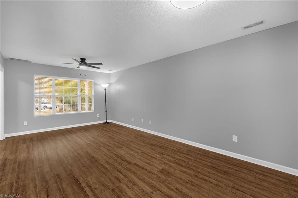 property viewer photo 8