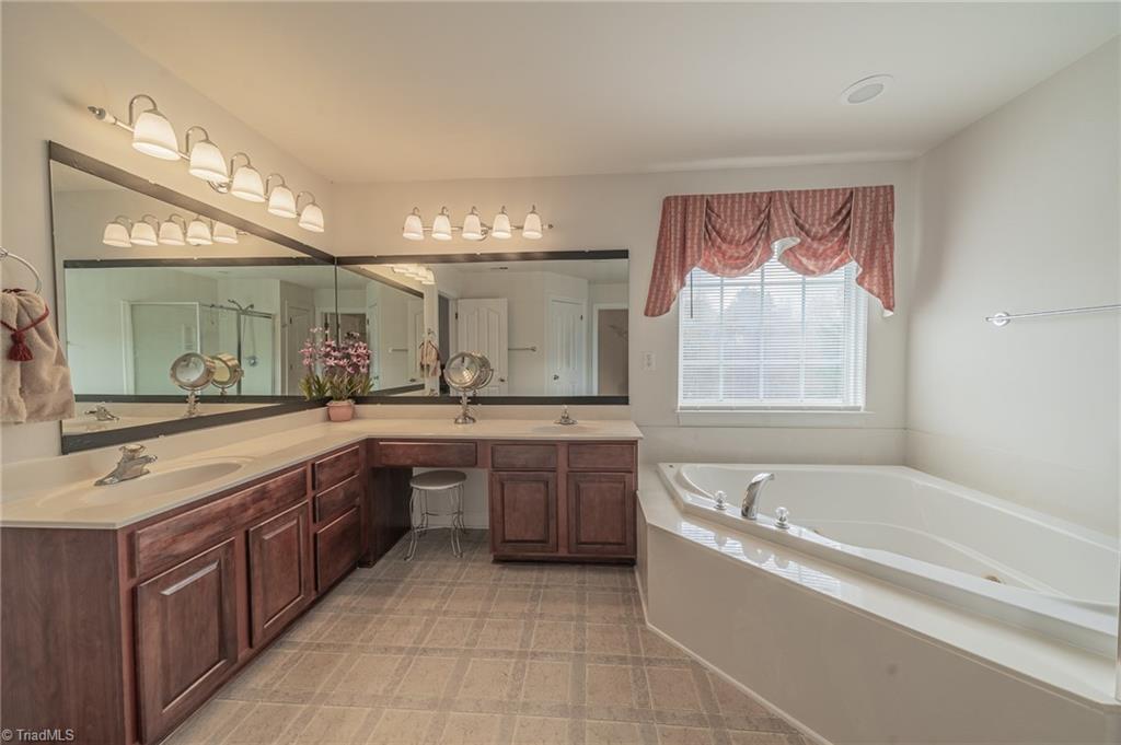 property viewer photo 20