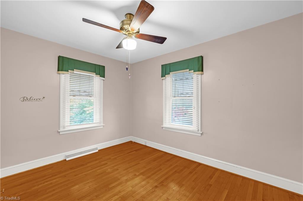 property viewer photo 16