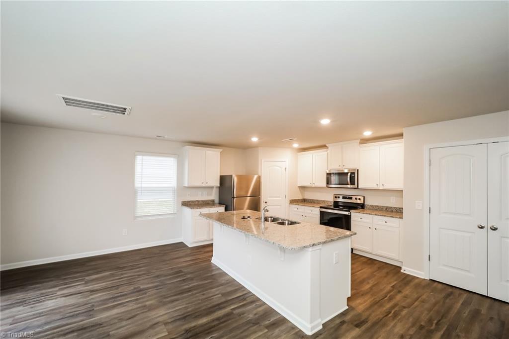 property viewer photo 3