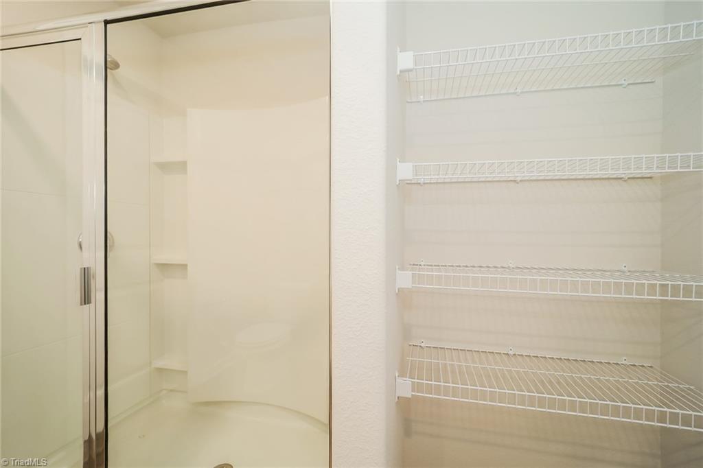 property viewer photo 6