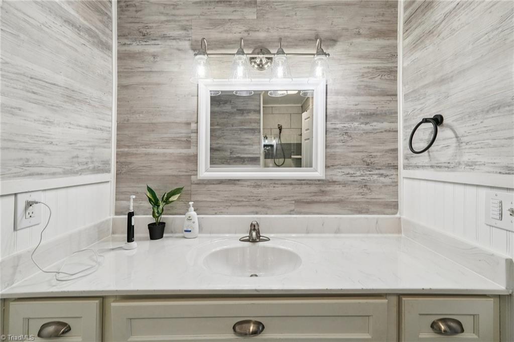 property viewer photo 37