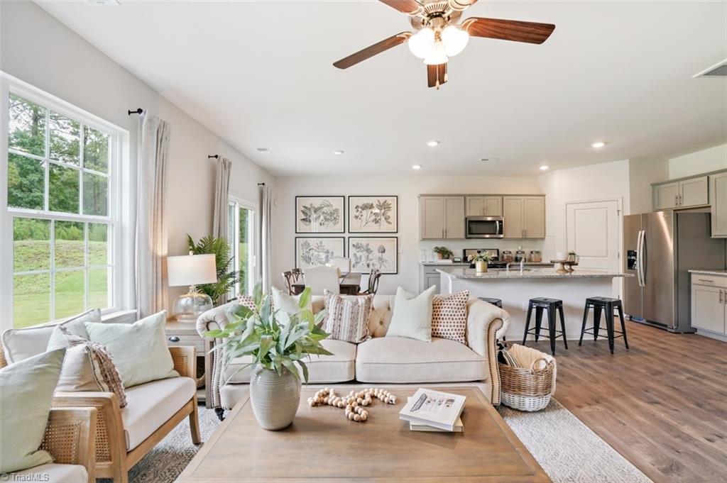 property viewer photo 18