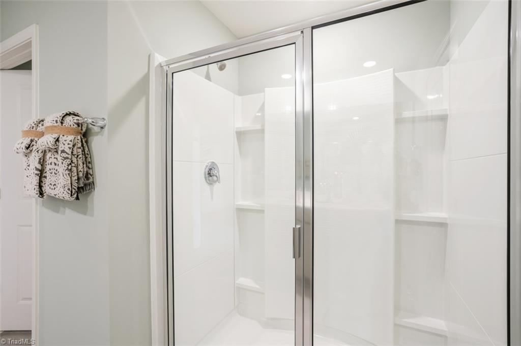 property viewer photo 20