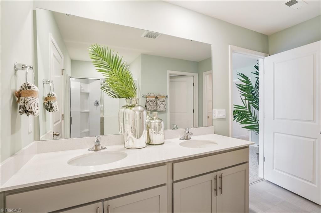 property viewer photo 23