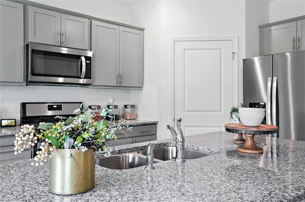 property viewer photo 8