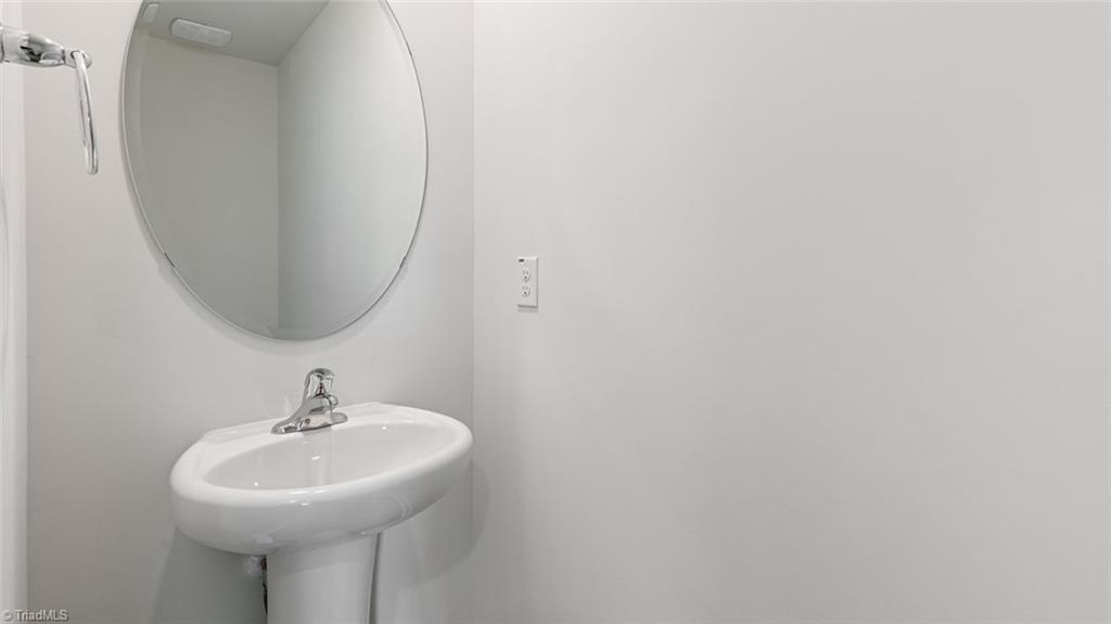 property viewer photo 3