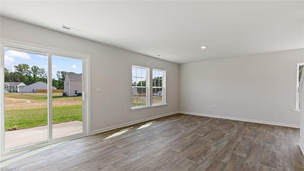 property viewer photo 6