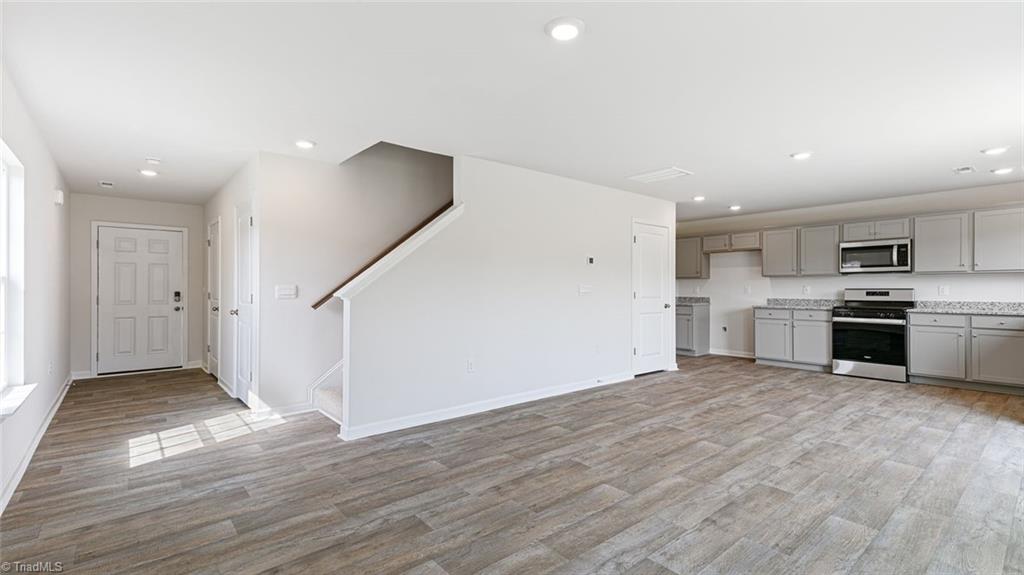 property viewer photo 7