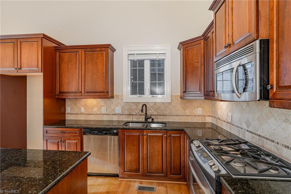 property viewer photo 11