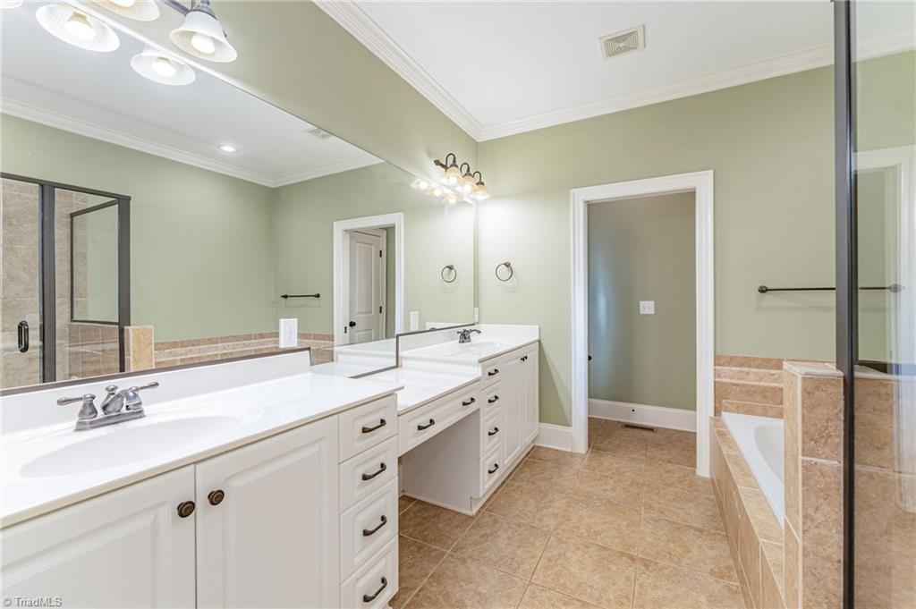 property viewer photo 15