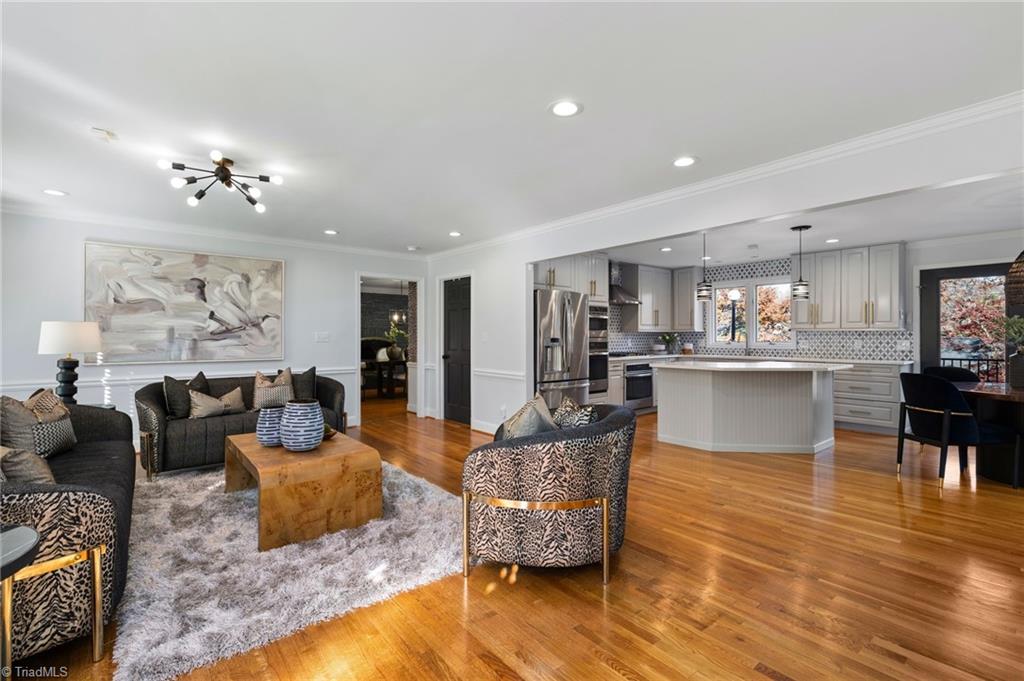 property viewer photo 1