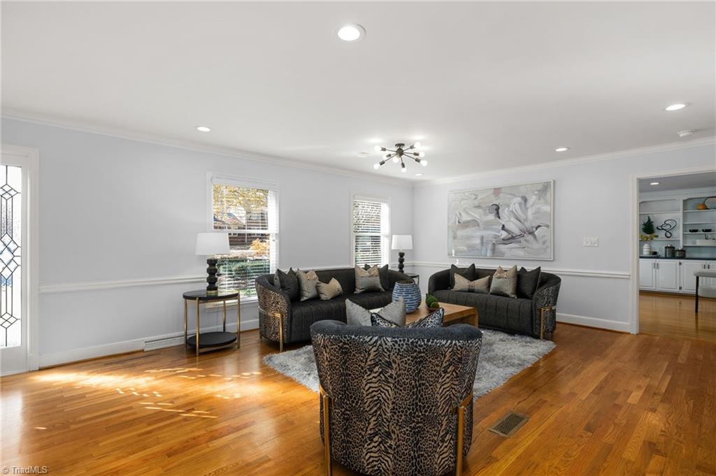 property viewer photo 10