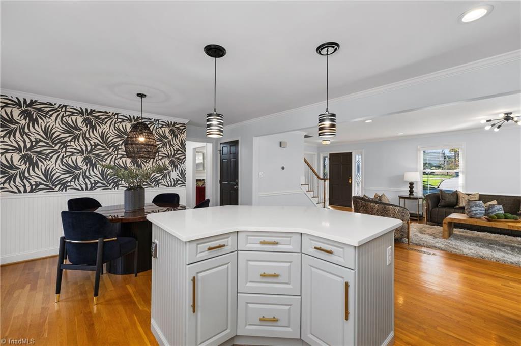 property viewer photo 16