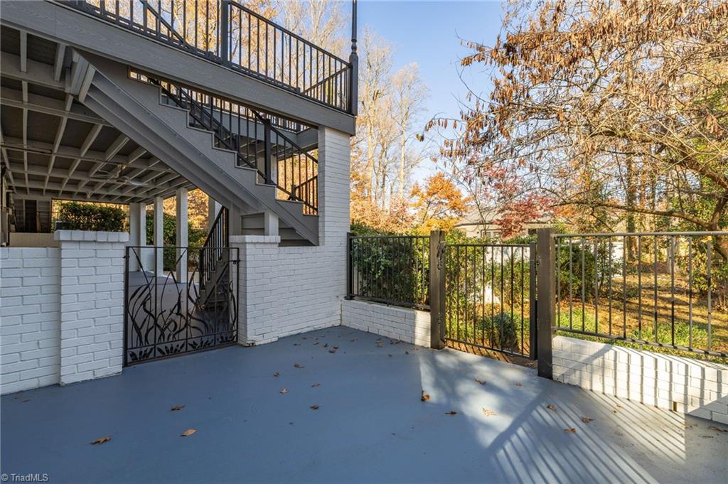 property viewer photo 36