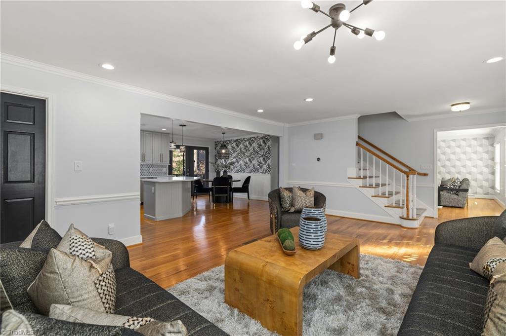 property viewer photo 9