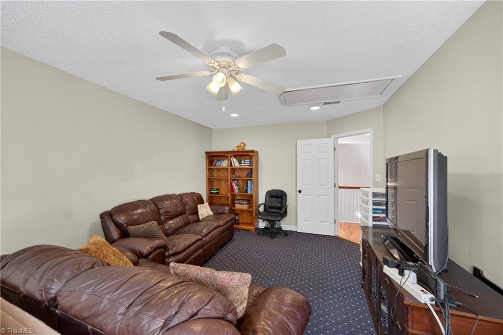 property viewer photo 36