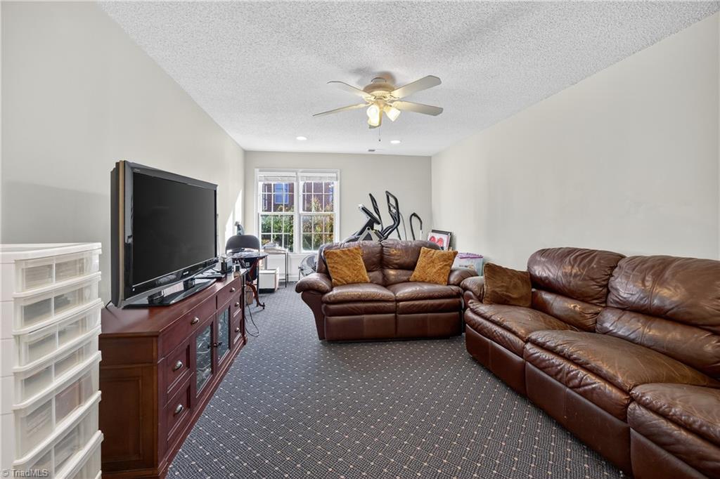 property viewer photo 37