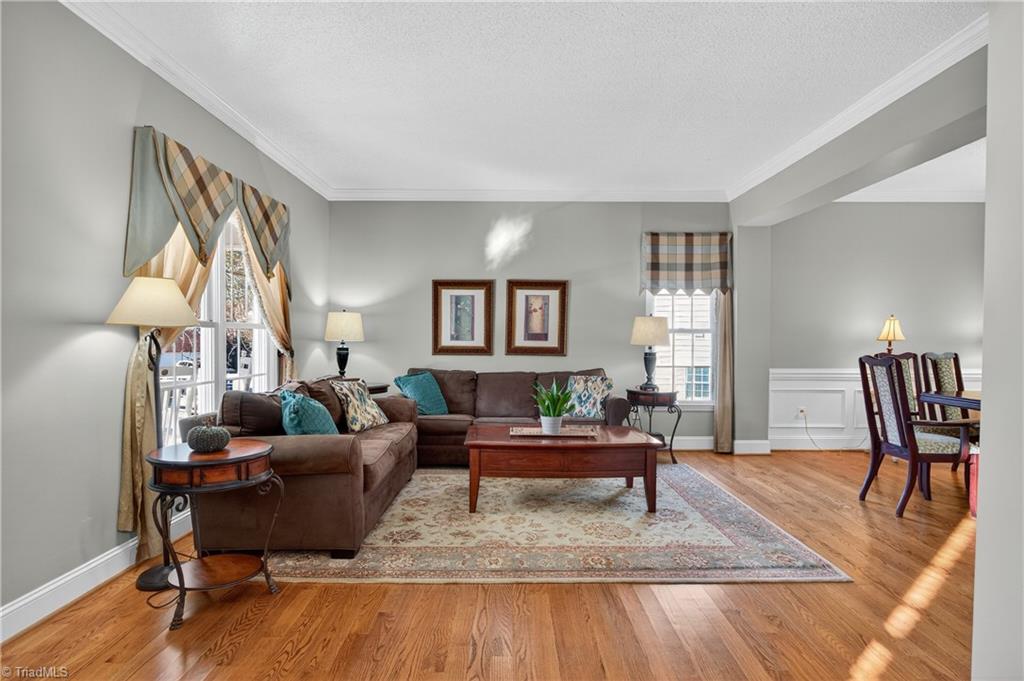 property viewer photo 9