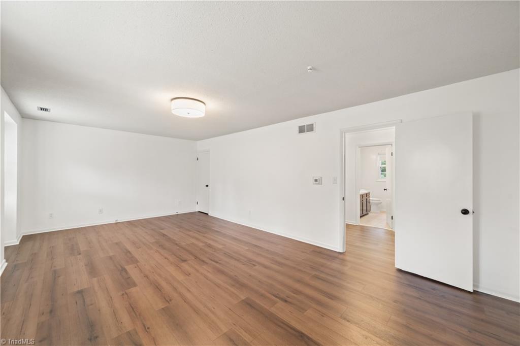 property viewer photo 16
