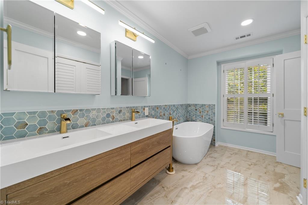 property viewer photo 18