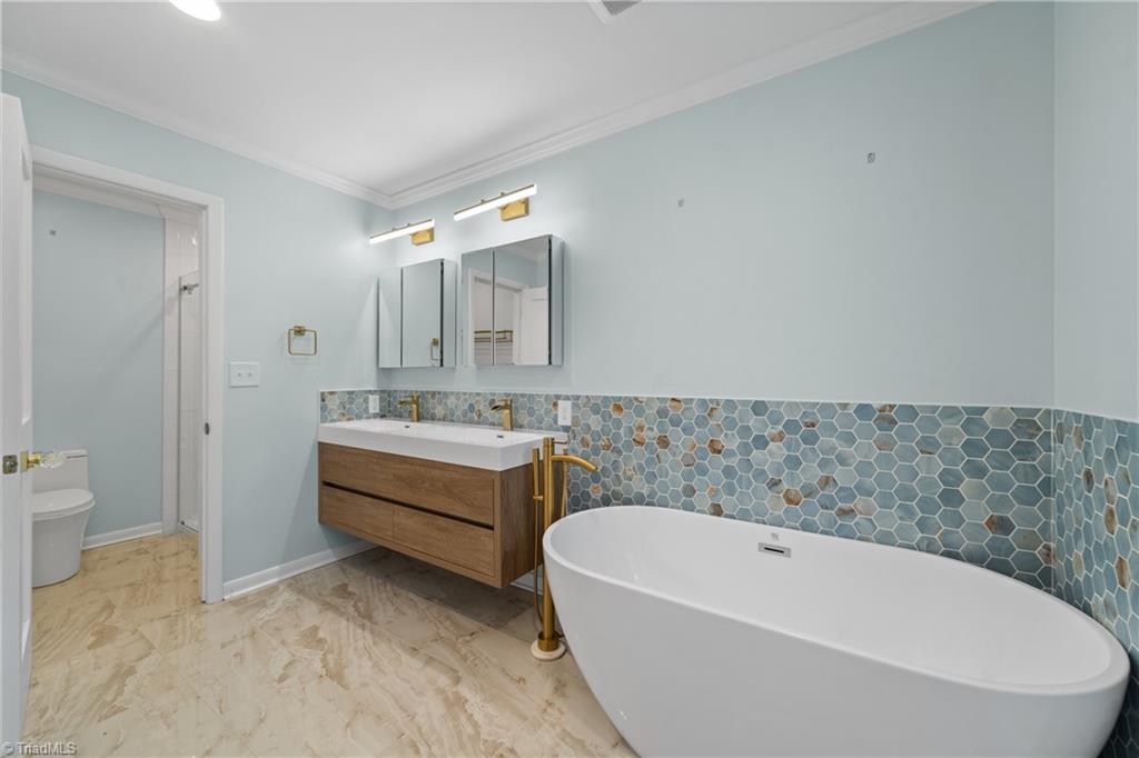 property viewer photo 19