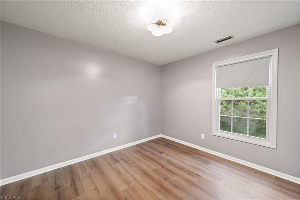 property viewer photo 24
