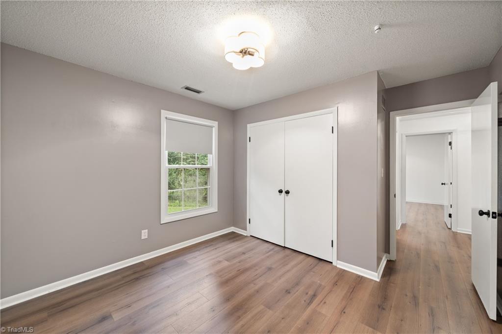 property viewer photo 25