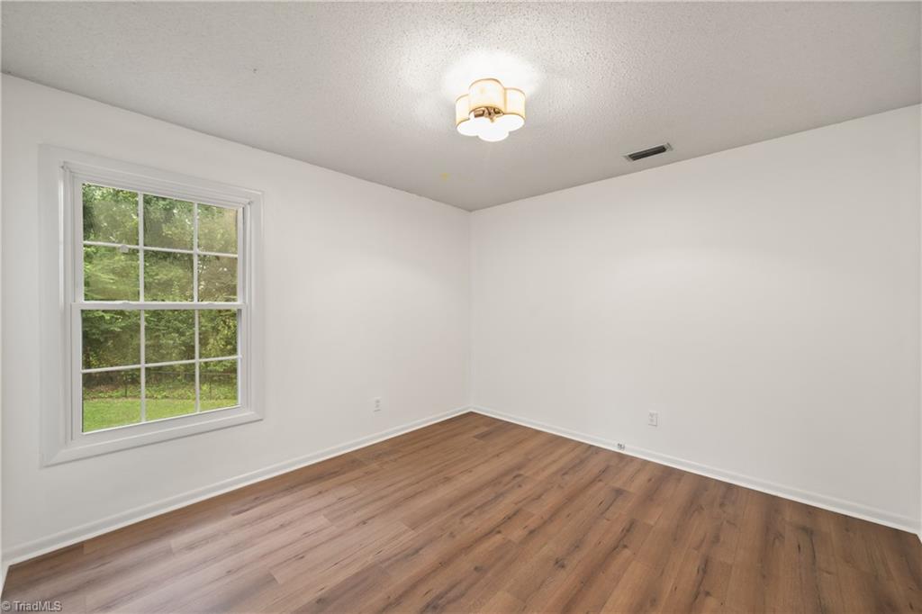 property viewer photo 27
