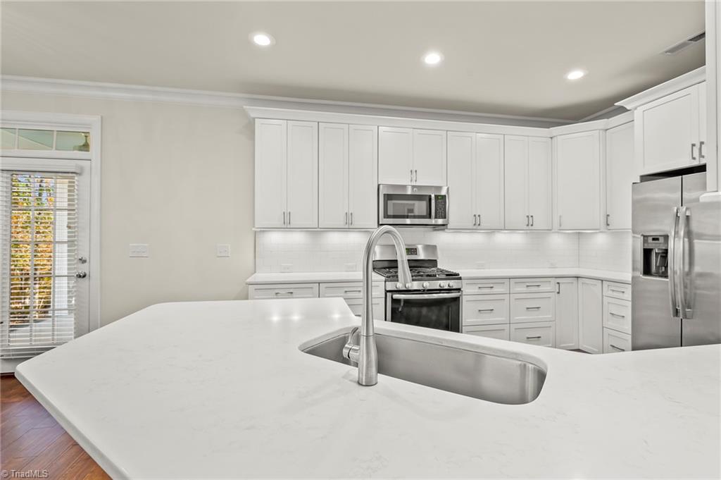 property viewer photo 17
