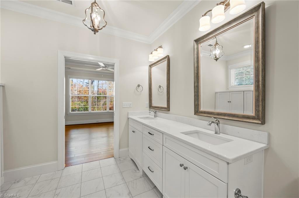 property viewer photo 26