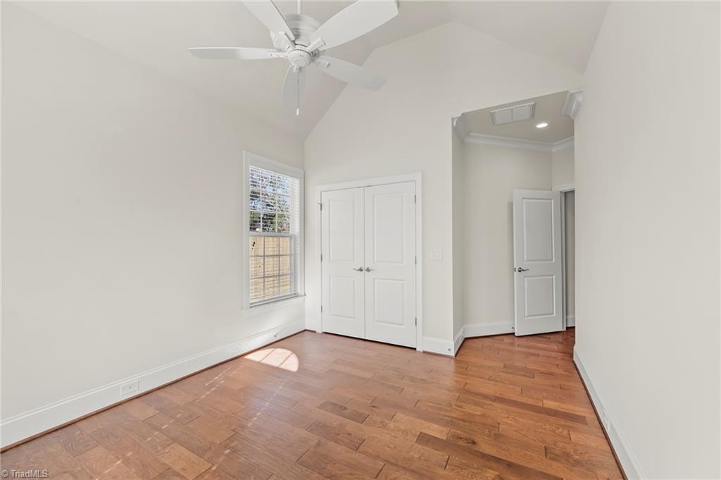 property viewer photo 8