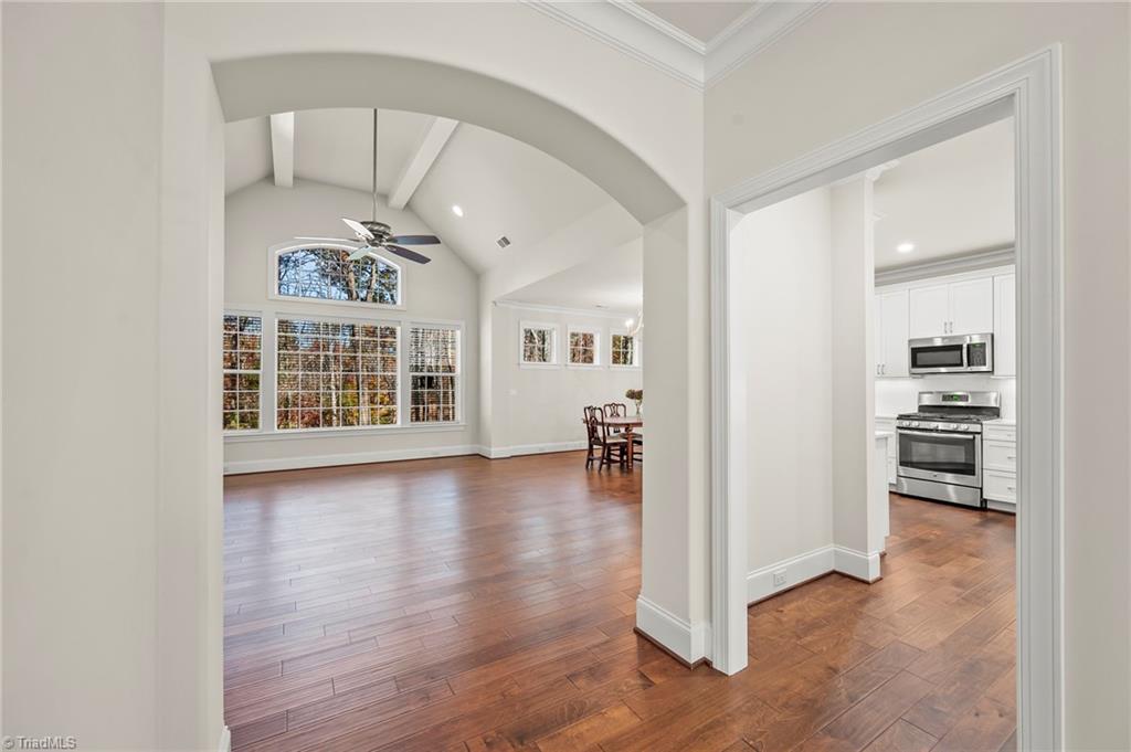 property viewer photo 9