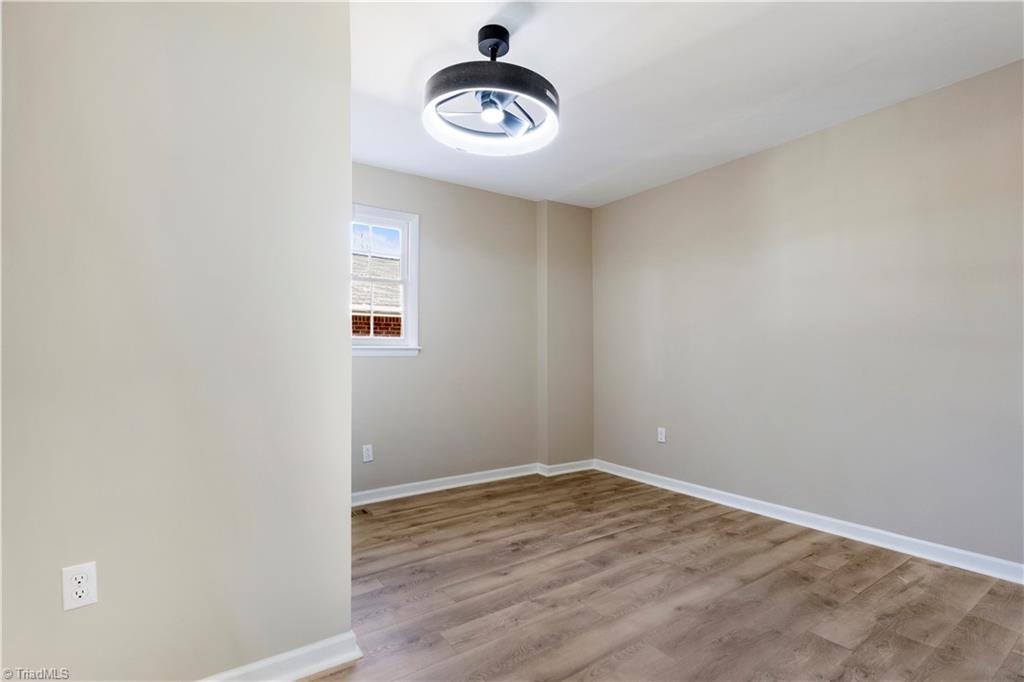 property viewer photo 12
