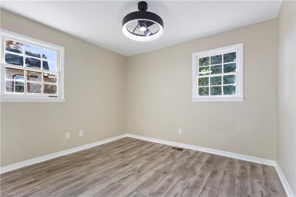 property viewer photo 15