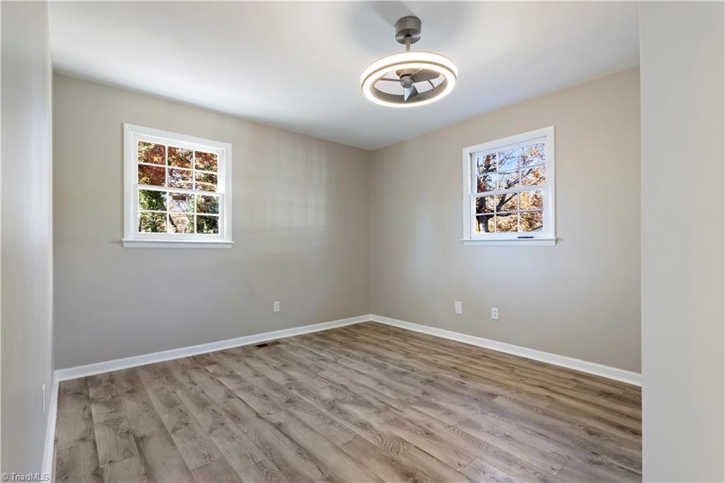 property viewer photo 18
