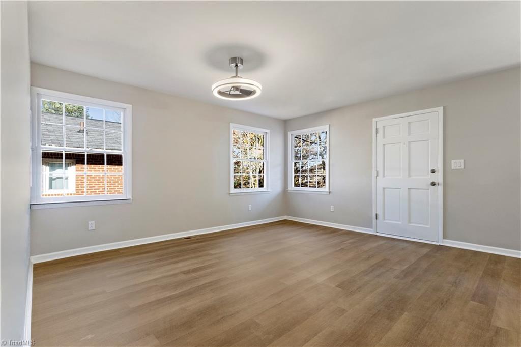 property viewer photo 4