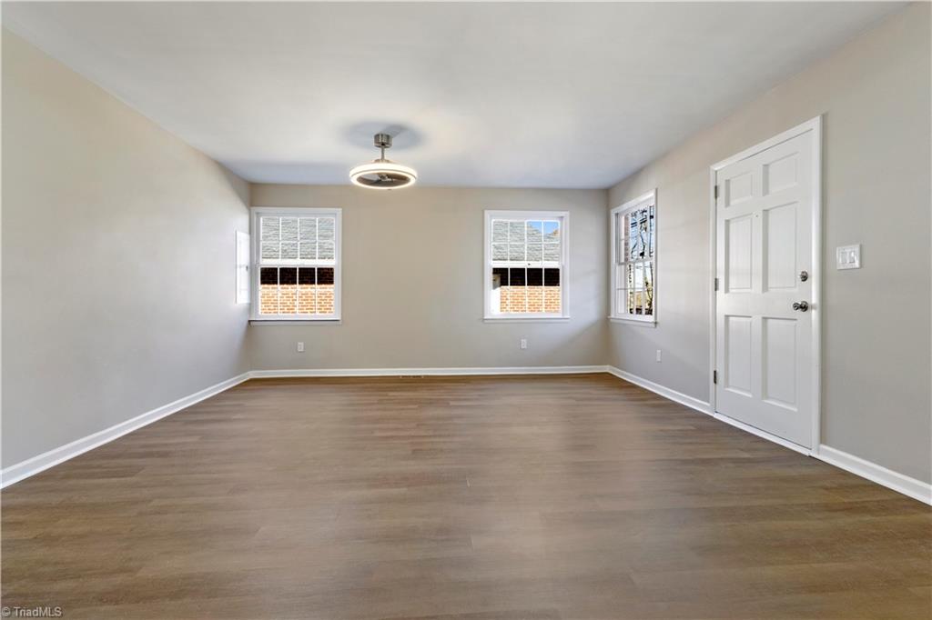 property viewer photo 5