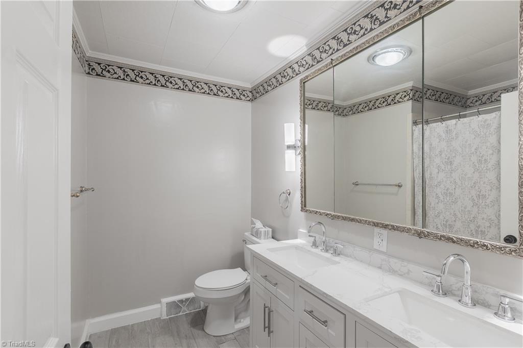 property viewer photo 19