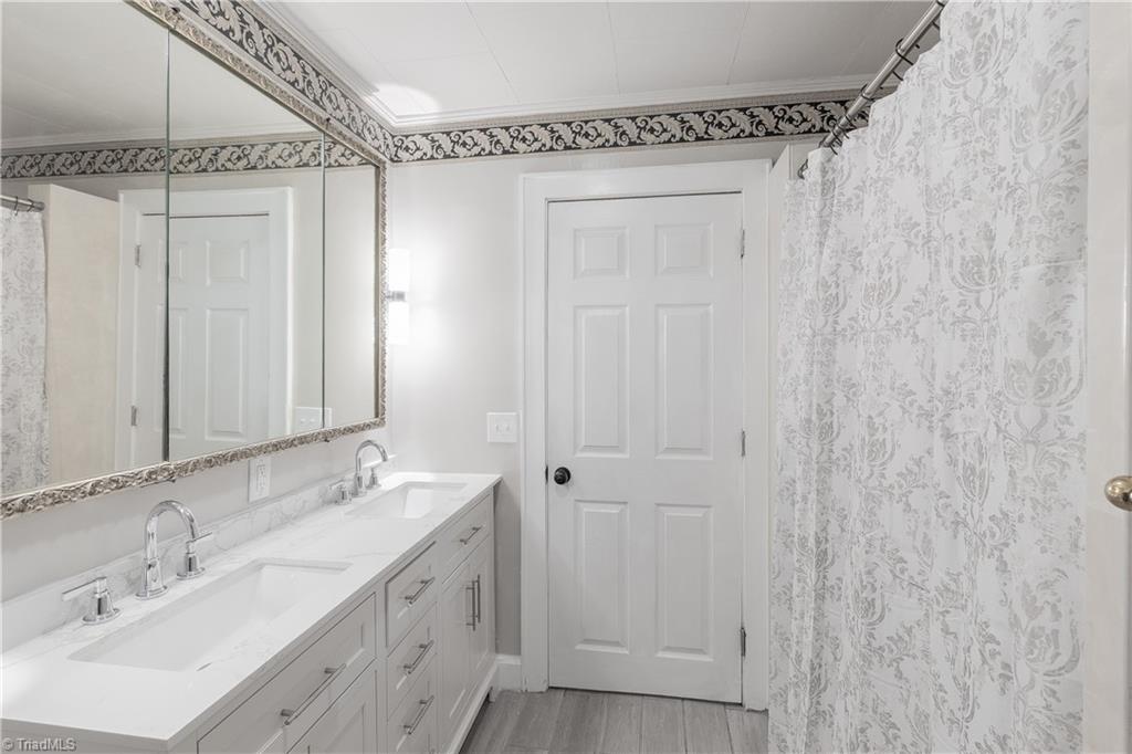 property viewer photo 20