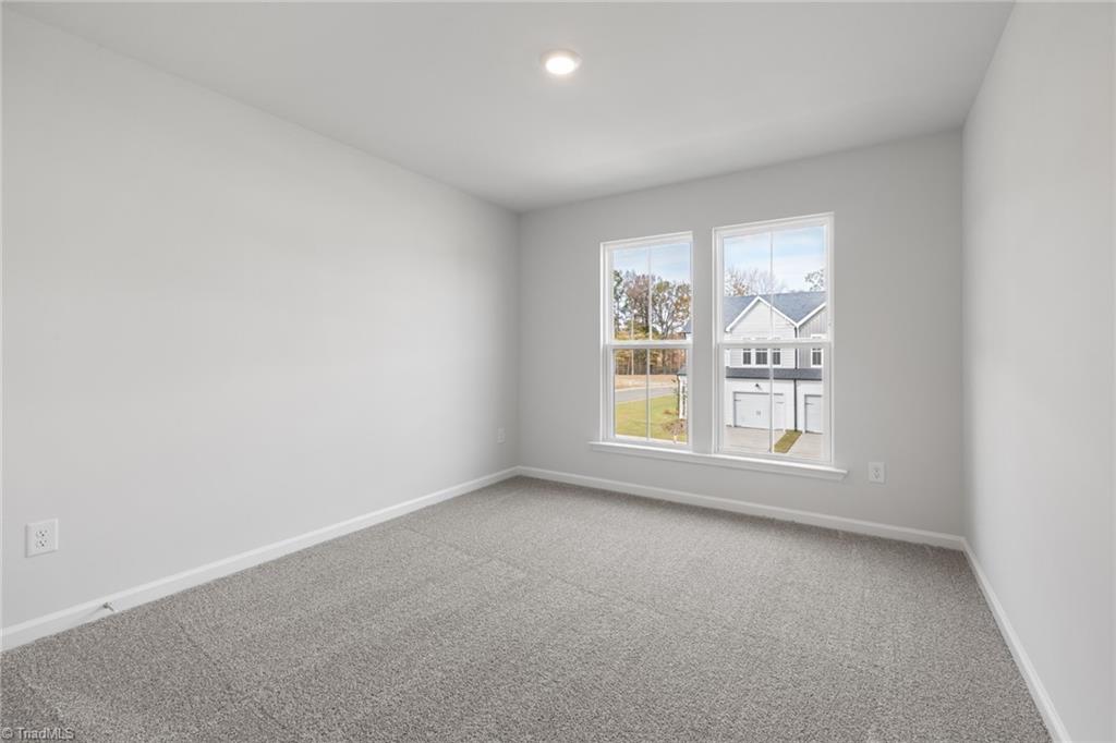 property viewer photo 18