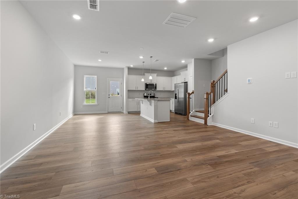 property viewer photo 4
